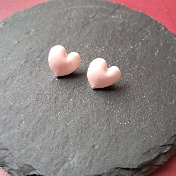 Vintage 80's Light Pink Heart Stud Earrings - Picture 2 of 5
